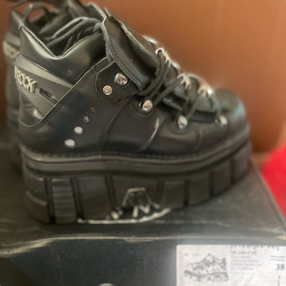 NEW ROCK BOOTS - Picture 3 of 5